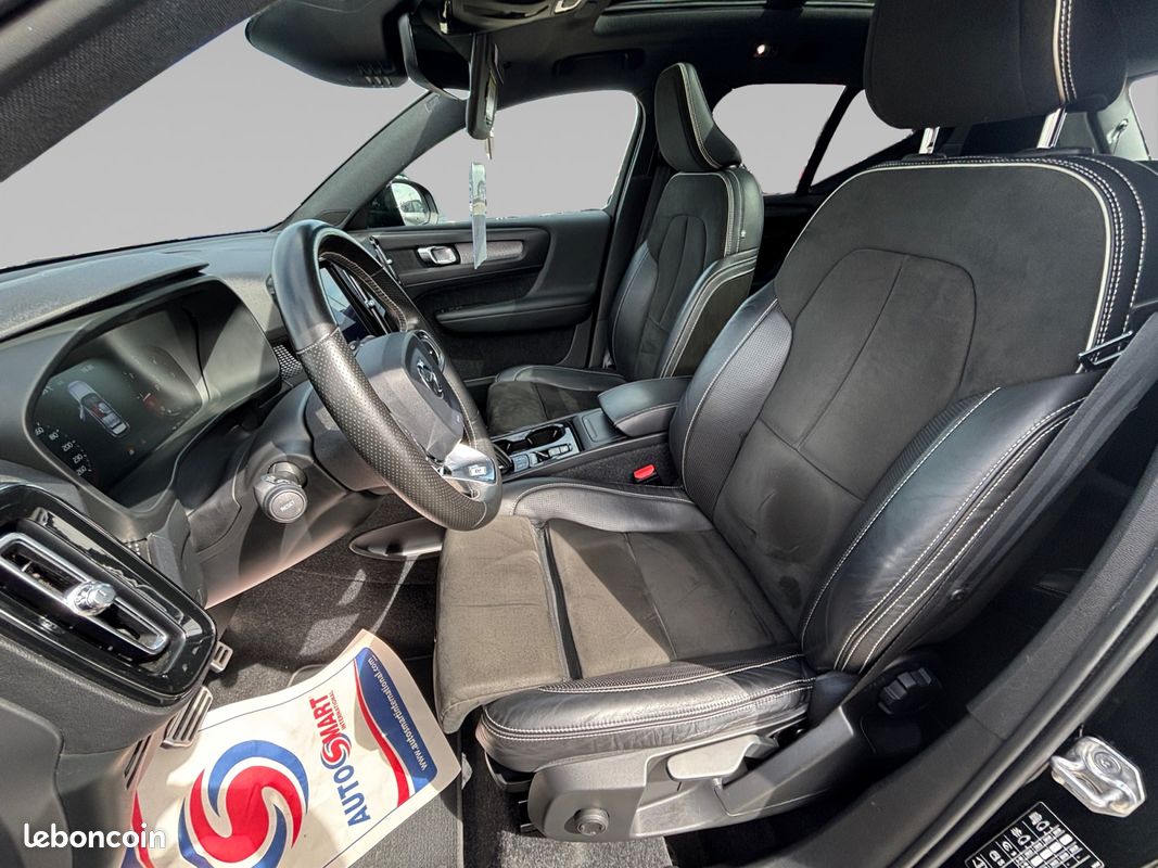 VOLVO XC40 D4 AWD AdBlue 190 ch Geartronic 8 Momentum (image 10)