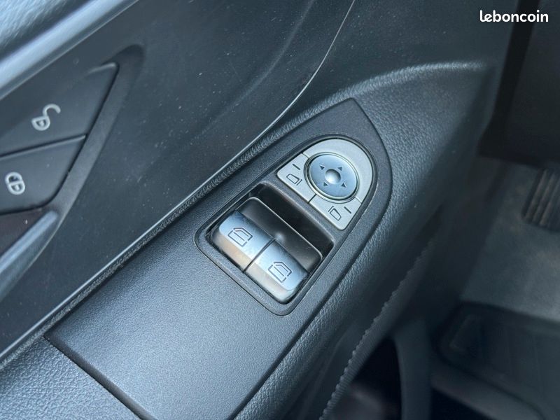 Mercedes Vito 116 CDI Fourgon Compact 9G-Tronic (image 17)