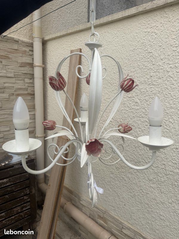Lustre blanc et fleur rose en très bon état (image 1)