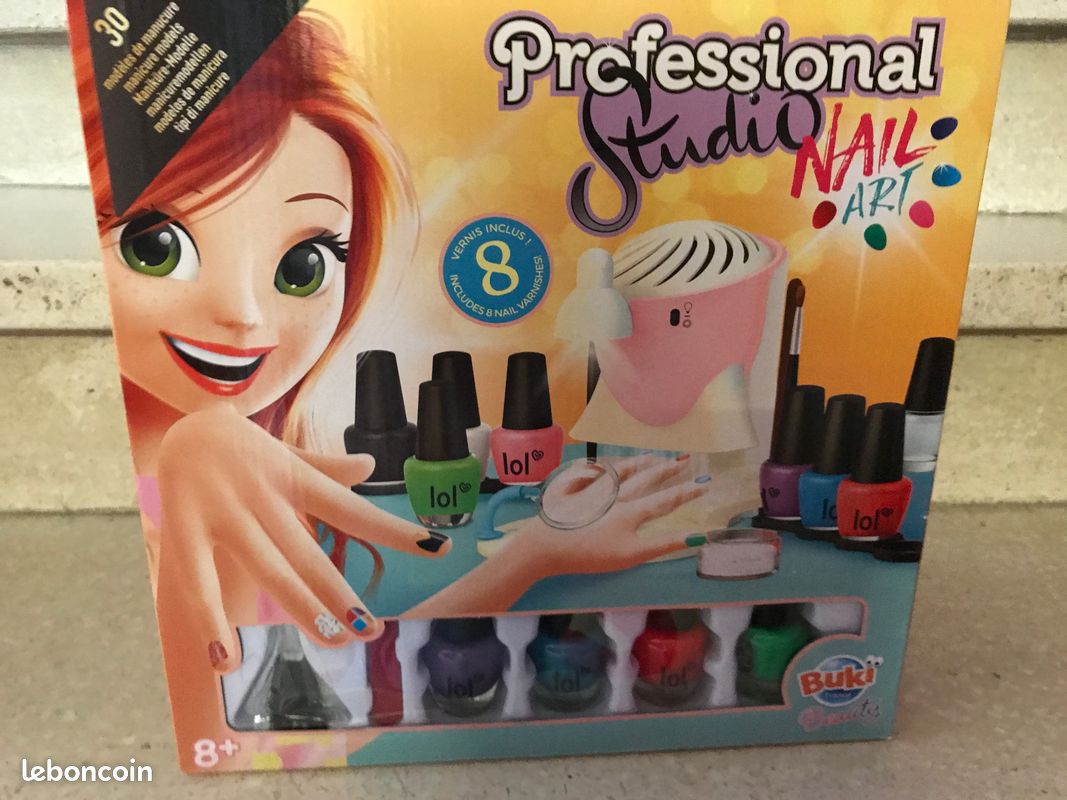 Professional studio nails art buki (image 1)