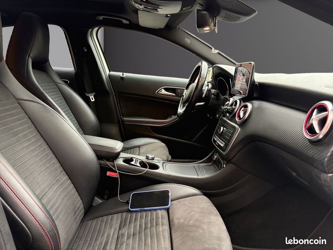 MERCEDES CLASSE A 180 d 7G-DCT Fascination, Apple CarPlay, Caméra de Recul, Toit Ouvrant Panoramique, Garantie 12 moi (image 2)
