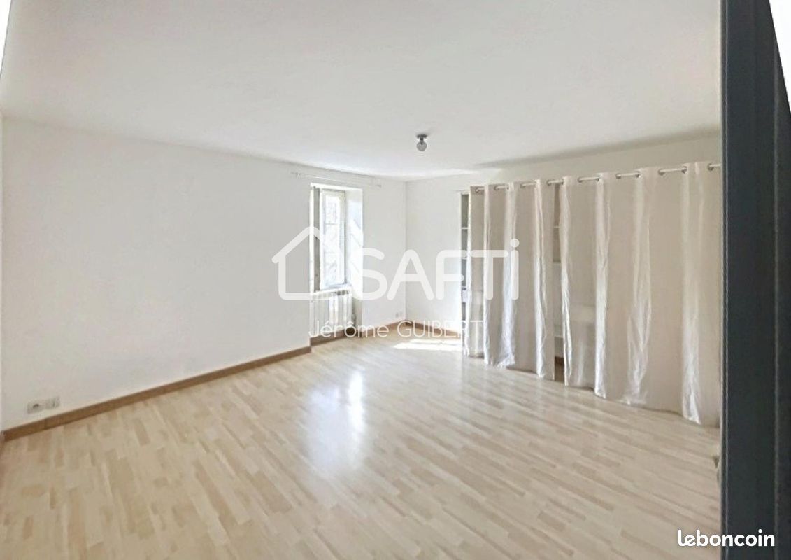 Maison 10 pièces 308 m² - Cirières 79140 (image principale 12)