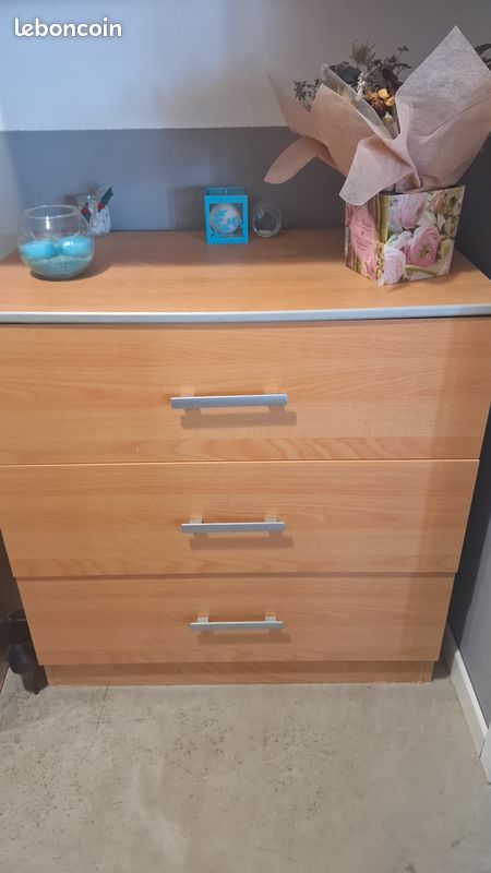 Armoire et commode basse (image 1)