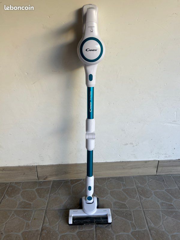 Aspirateur sans fils CANDY Électroménager