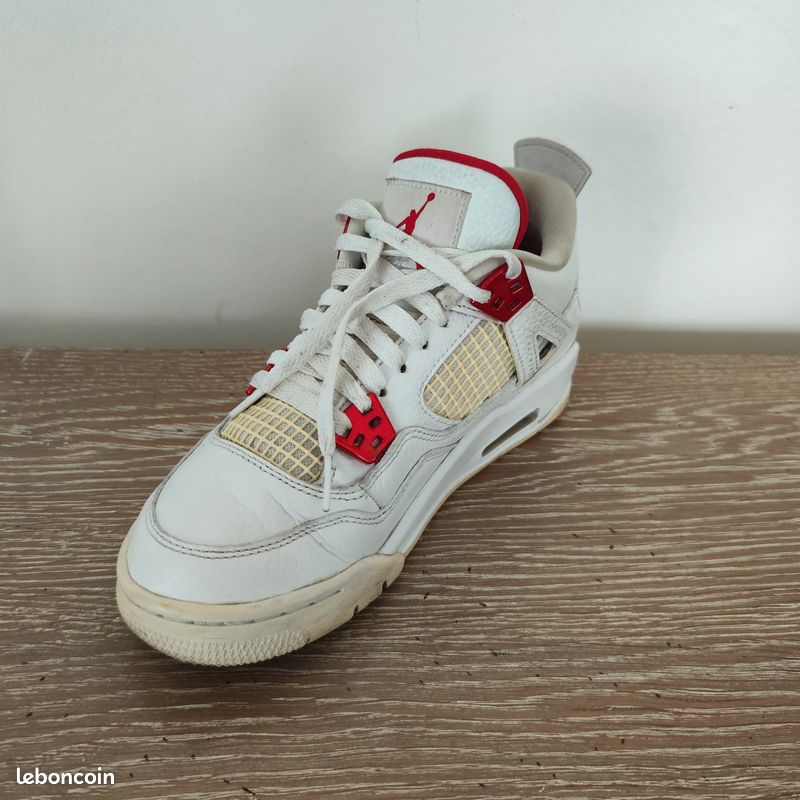 Red Jordan Metallic Baskets Air Jordan Retro Metallic Red – Taille