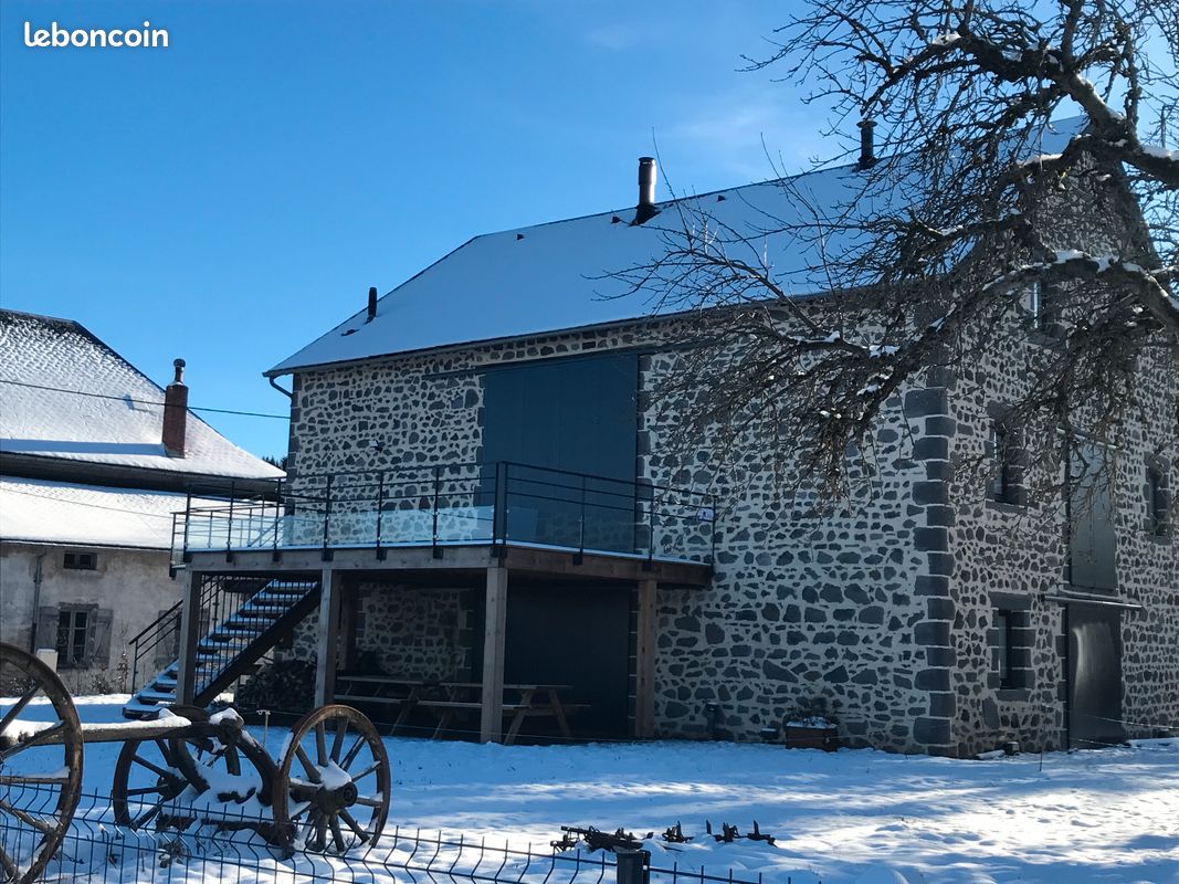 Gite Grange Saint Martin - 8 personnes - 4 épis - entre le massif du Sancy et les volcans d'Auvergne - En famille ou entre amis, pour deux nuits, un long week-end ou une semaine (image 1)