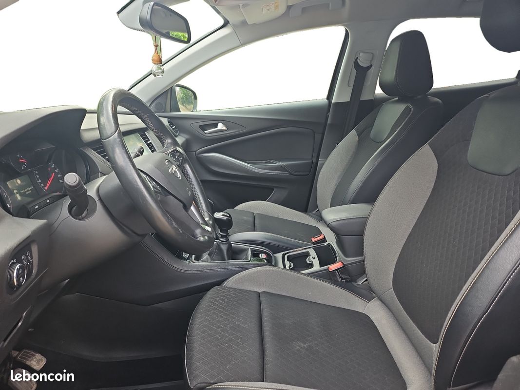 Opel grandland 1.2 turbo 130 design - carplay - camera de recul - lane assist - attelage amovible (image 9)