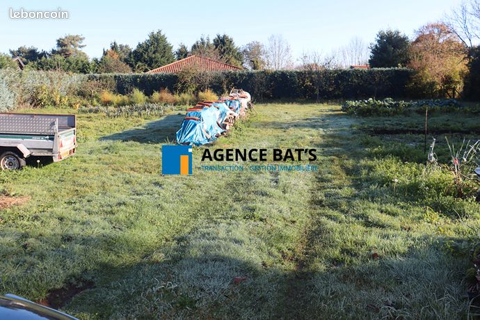 https://img.leboncoin.fr/api/v1/lbcpb1/images/1e/01/2c/1e012ca21dfafad4d9cb04b5d0d945b5df062e2d.jpg?rule=ad-image