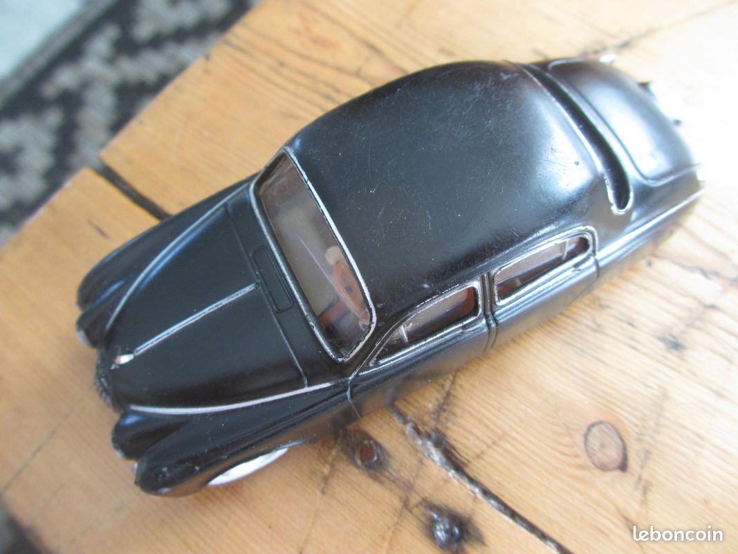 Miniature Tintin "Coke En Stock" Jaguar Mark I Moulinsart 1/43 - état Parfait Avec Certif