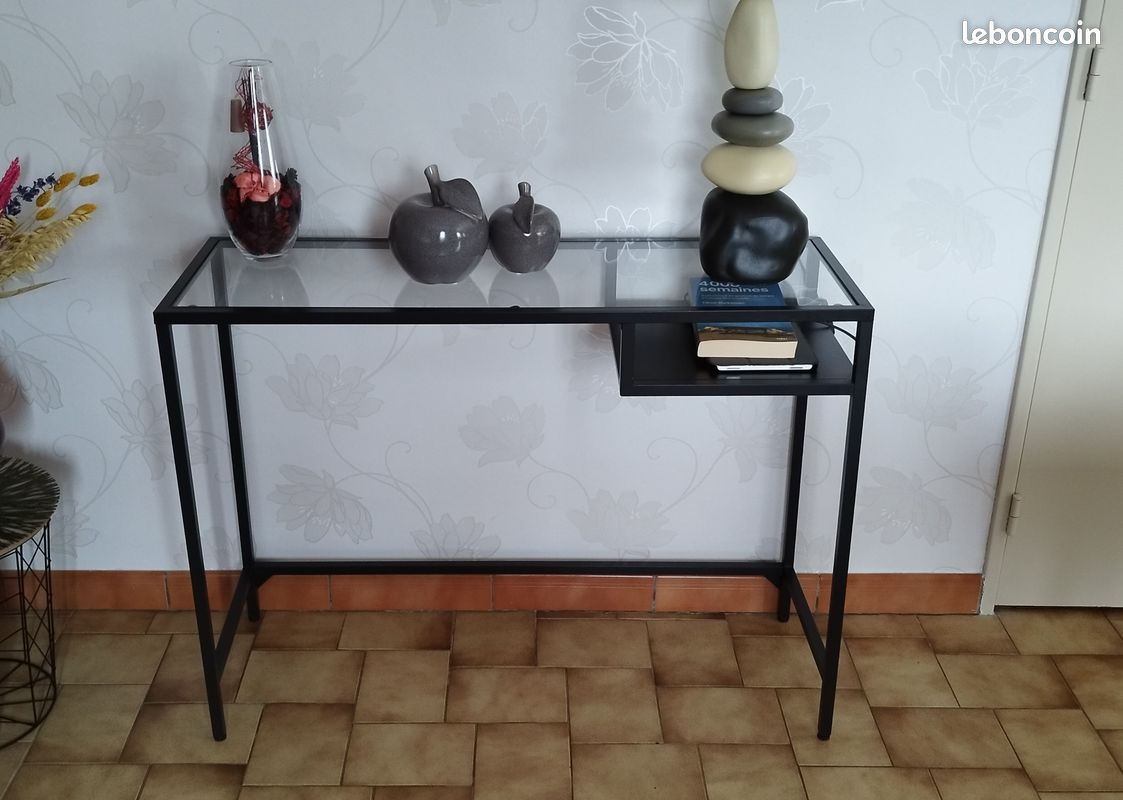 Console (image 1)