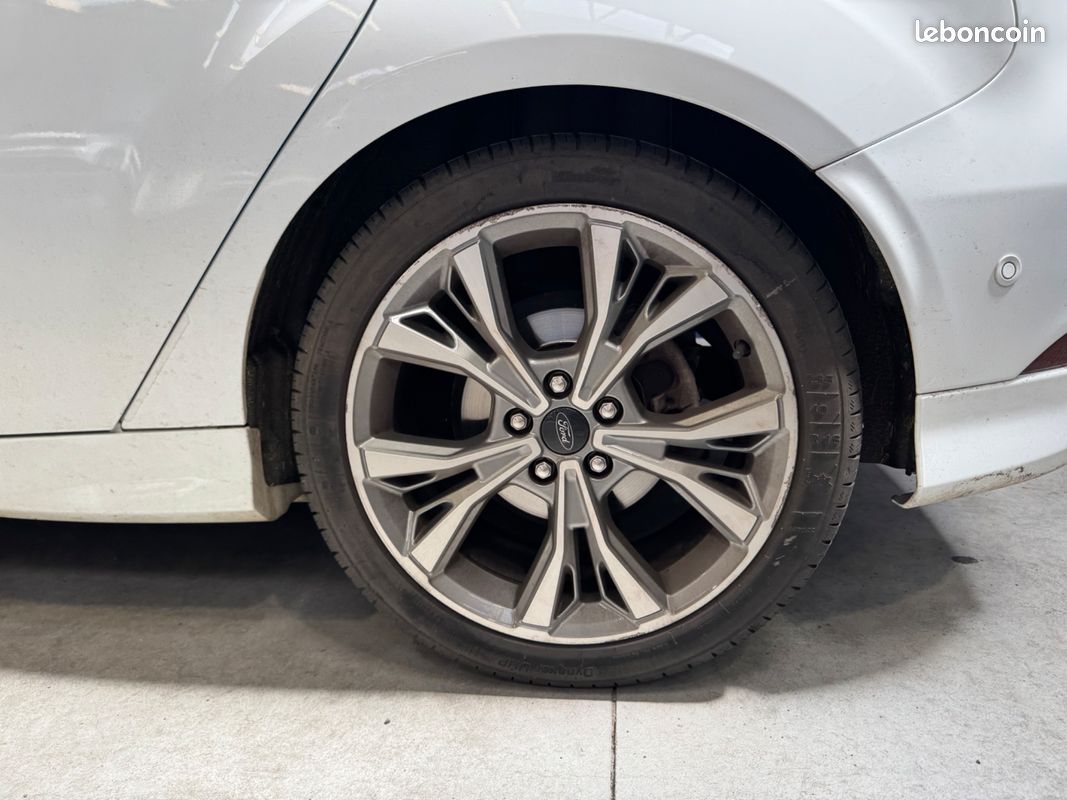FORD Focus ST-Line 1.0 Ecoboost 125ch - Suivi - Caméra de Recul - GPS (image 43)