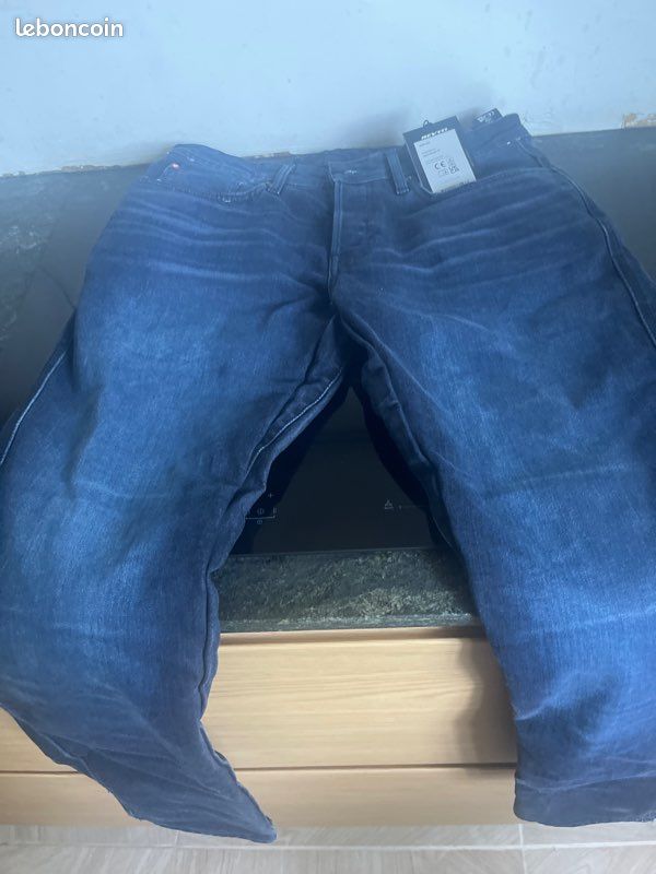 Jean moto rev’it neuf w34l32 (image 1)