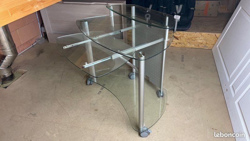 Bureau en verre (image 1)