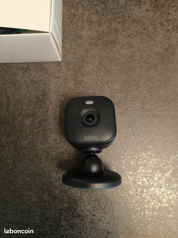 Caméra Mini 2K+ Blink (nouvelle Génération) | Caméra De Surveillance à Domicile Sur Secteur Avec Résolution Vidéo 2K, Zoom 4x, Vision Nocturne Couleur | Fonctionne Avec Alexa | 1 Caméra – Blanc