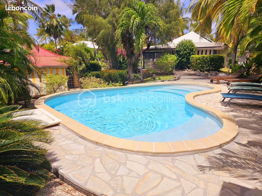 Maison 6 pièces 130 m² · à Saint-François · 130 m² · 450 000 €