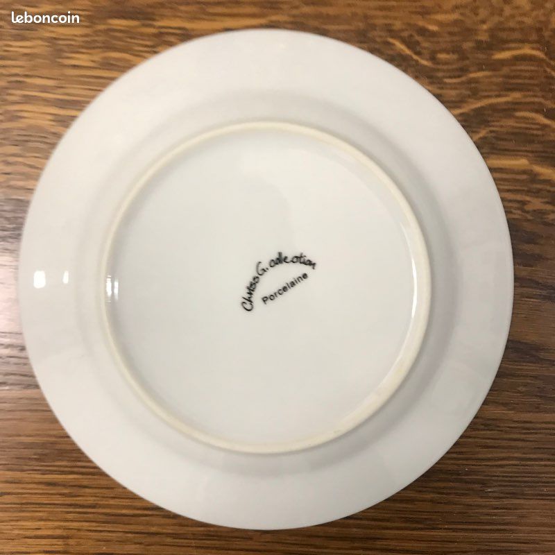 Un lot de six assiettes plates (image 4)