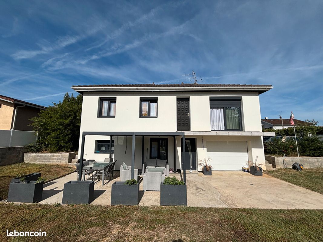 Maison 6 pièces 137 m² · à Chavanoz · 137 m² · 466 000 €