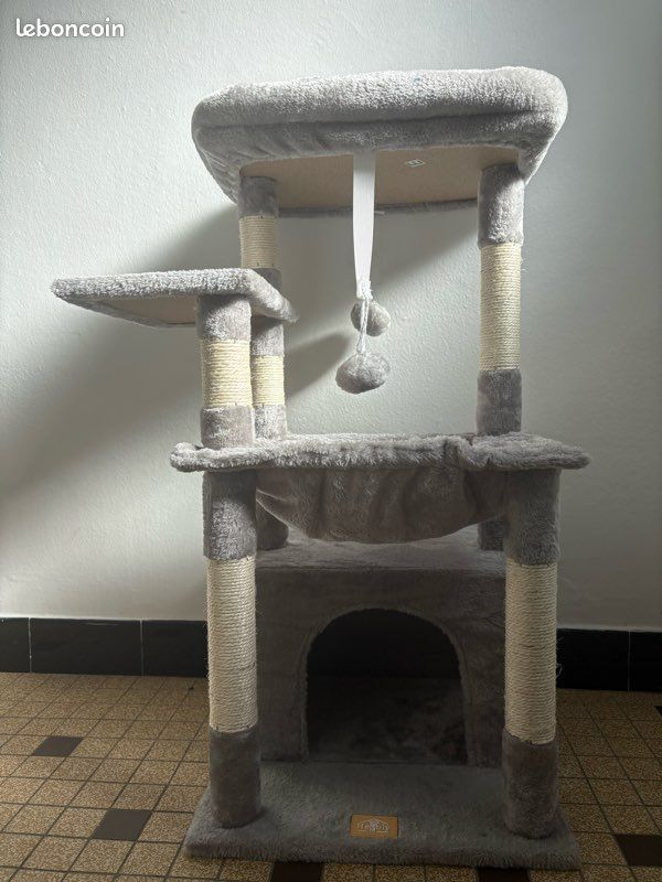 Vend arbre à chat neuf (image 1)