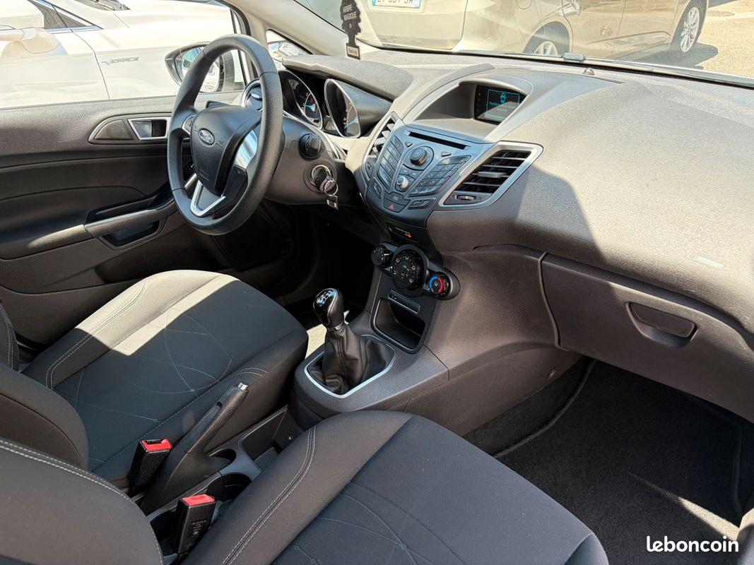 FORD FIESTA 1.0 ECOBOOST 100ch TREND 5P / SEULEMENT 52000 KMS (image 4)