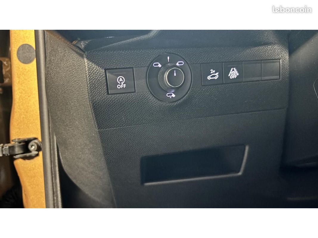 DS DS 7 CROSSBACK 2.0 BlueHDi 180ch EAT8 Grand Chic (image 21)