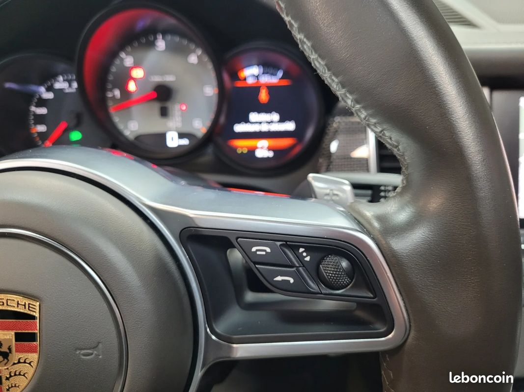 PORSCHE MACAN Diesel 3.0 V6 258 ch S PDK / SUPERBE ETAT - 2EME MAIN - ENTRETIEN PORSCHE - TOIT OUVRANT - BOSE (image 22)