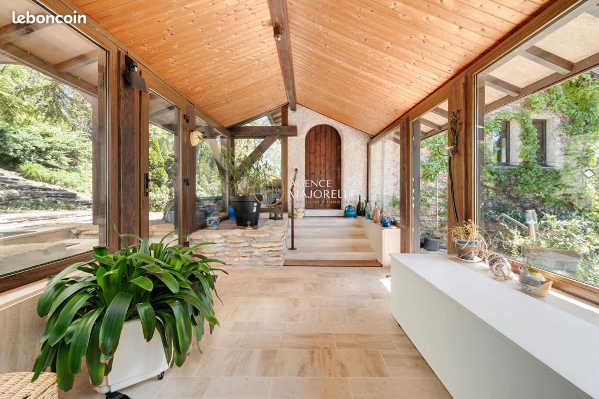 Propriété 10 pièces 285 m² (image 10)