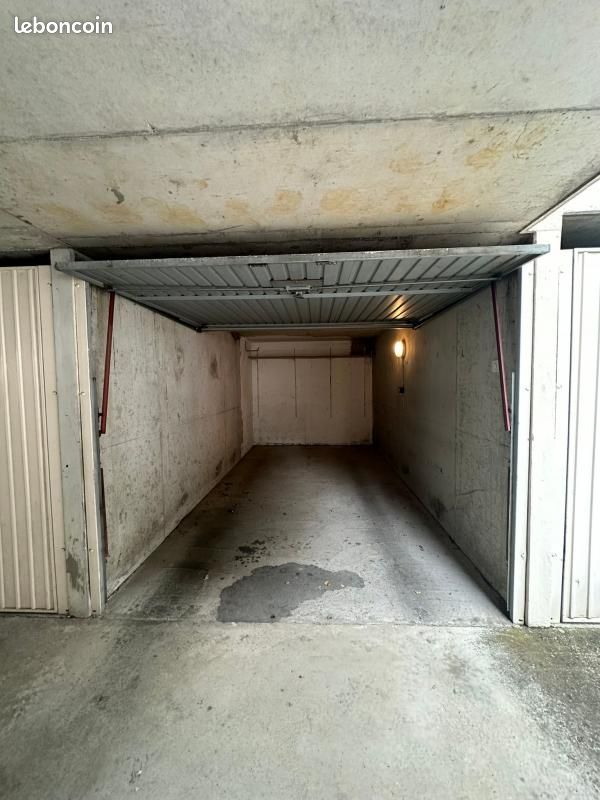 Parking 12 m² · à Villeurbanne · 12 m² · 111 €/mois