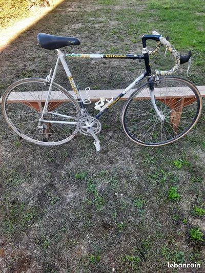 Vélo de course de marque GITANE (image 1)