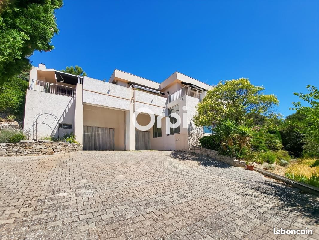 Maison 4 pièces 228 m² · à Carnoux-en-Provence · 228 m² · 780 000 €
