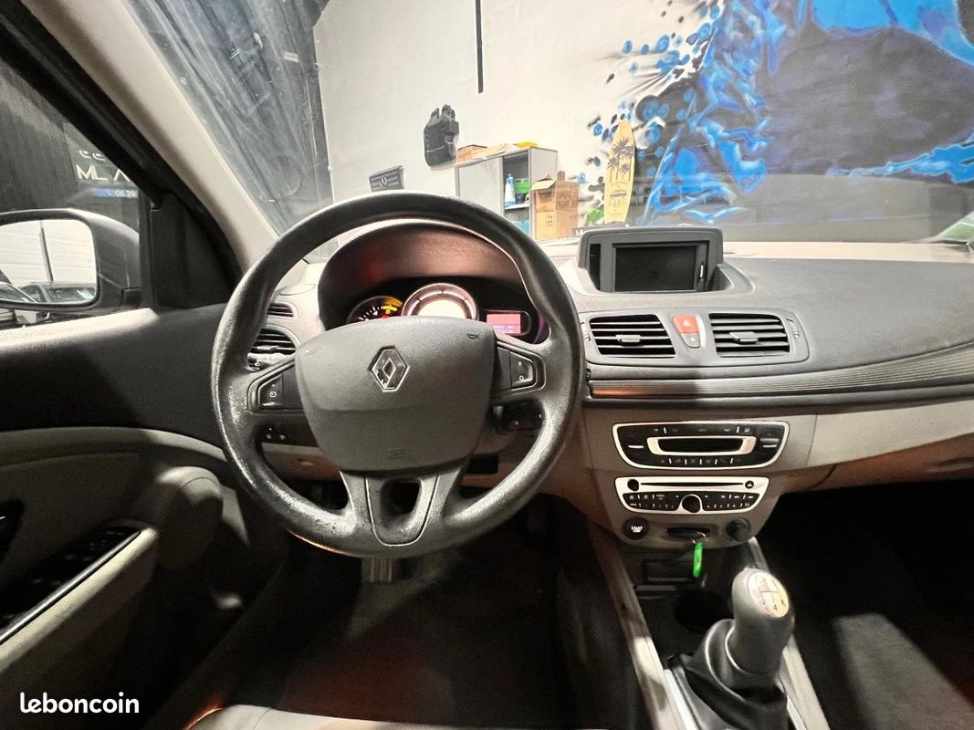 Renault Megane 3 ESTATE 1.5 DCI 90CV 8 (image 15)