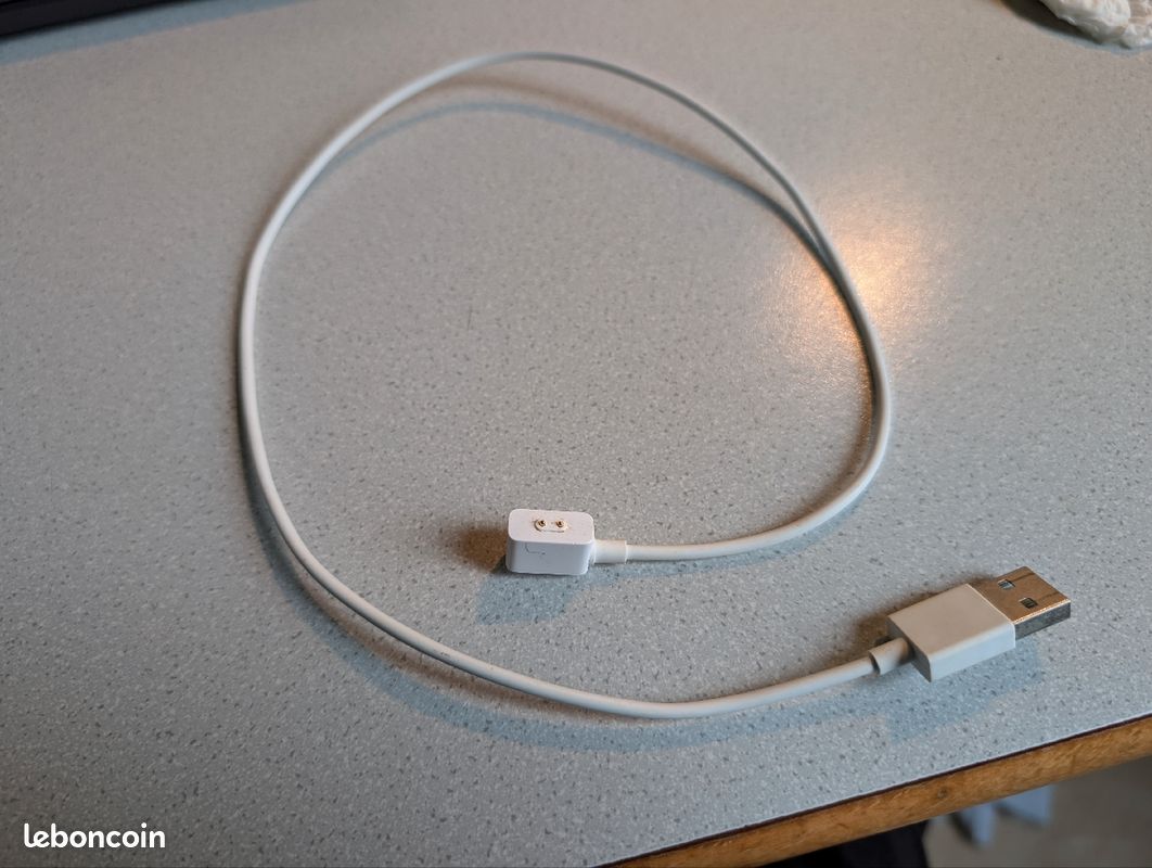 Câble de charge magnétique - Xiaomi Smart Band 8 (image 1)