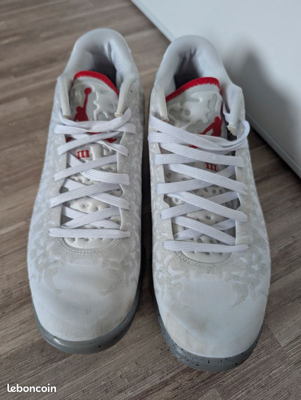 Basket AIR JORDAN Zion en 42,5 Chaussures