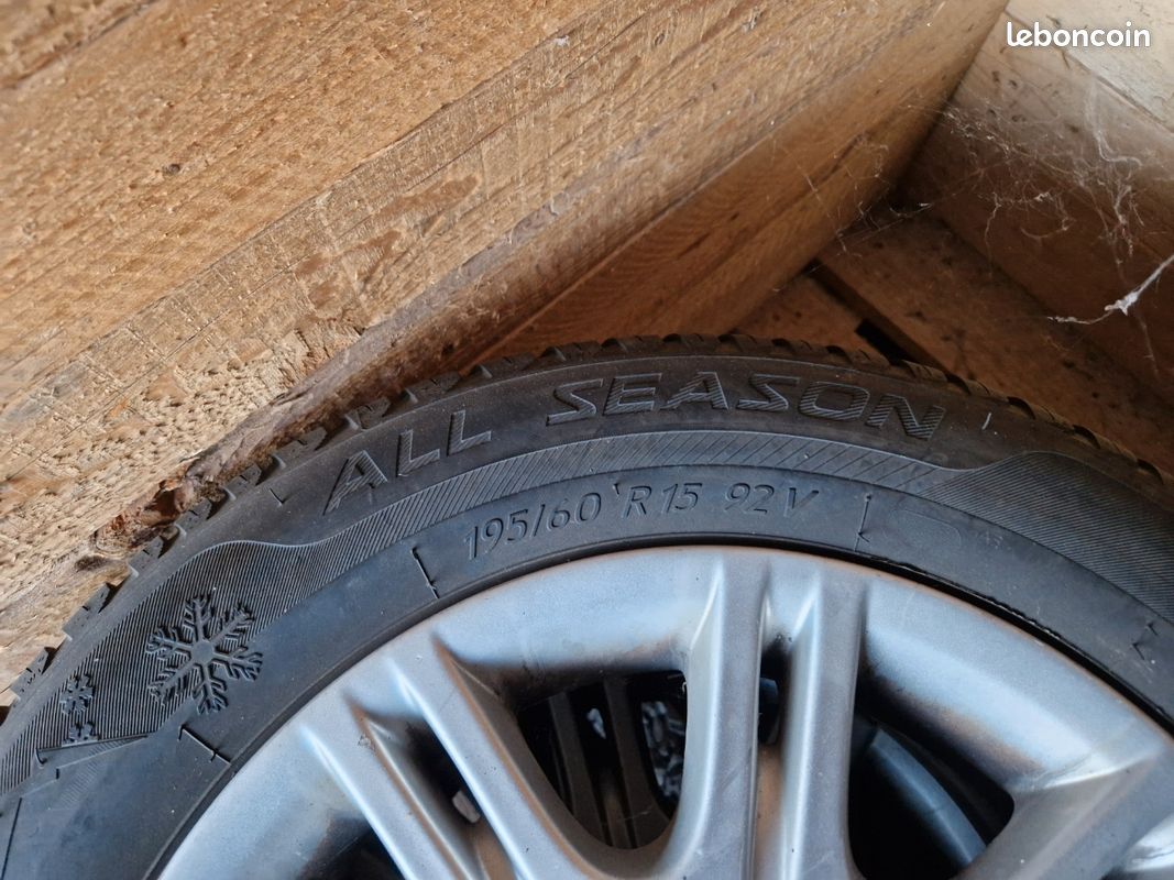 4 pneus 195/60/R15.92V (image 2)