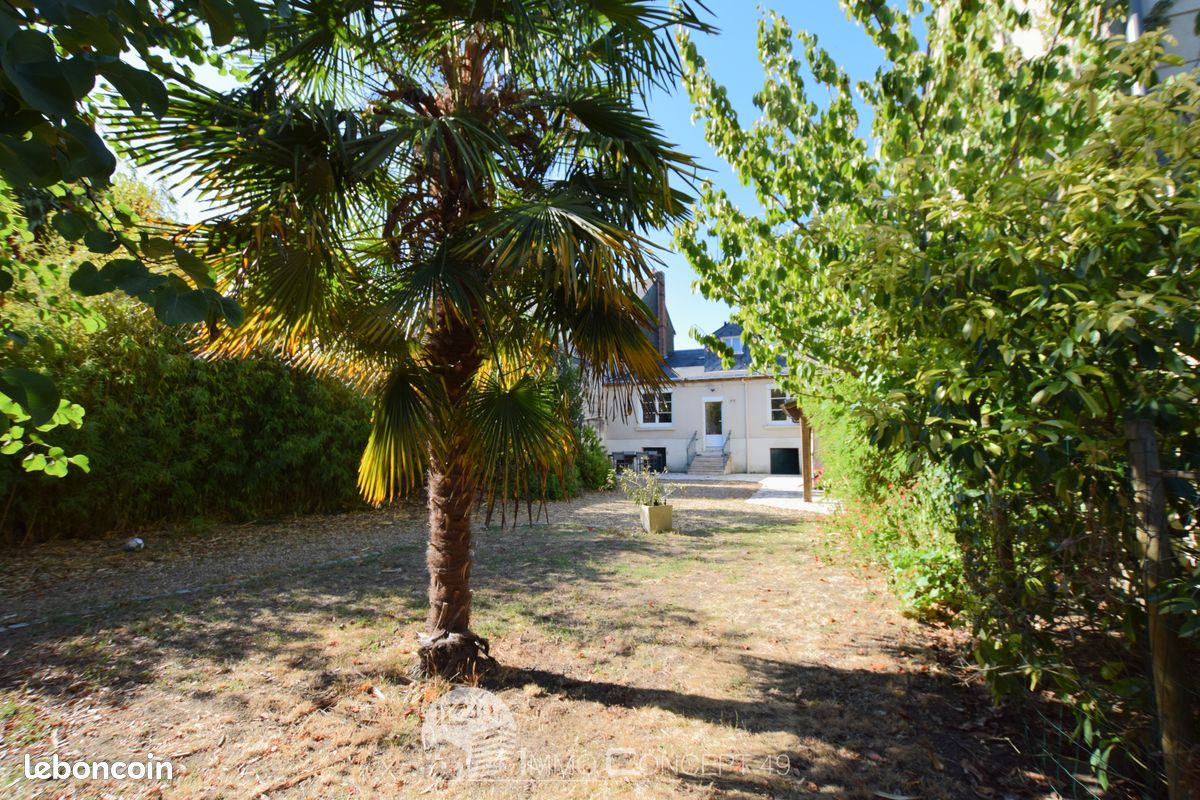 Maison 5 pièces 105 m² · à Brissac Loire Aubance · 105 m² · 329 900 €