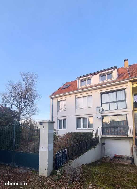 Maison 9 pièces 227 m² · à Petite-Rosselle · 227 m² · 249 000 €