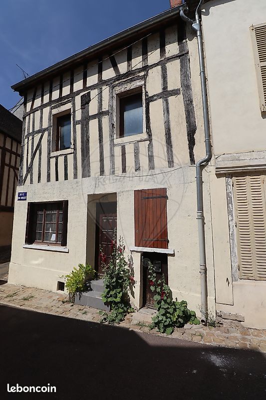 Maison 4 pièces 138 m² · à Joigny · 138 m² · 39 000 €