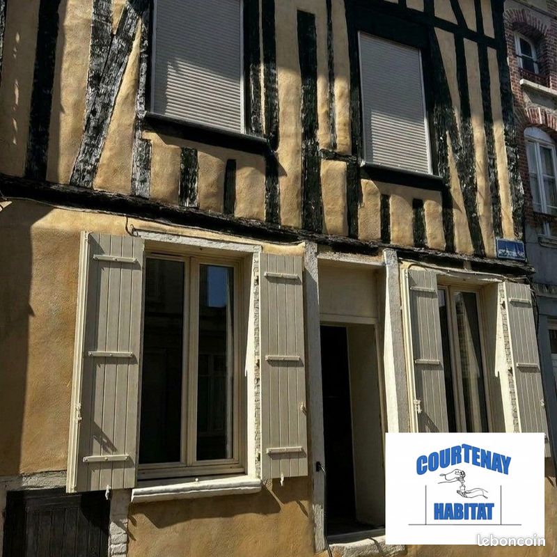 Maison 3 pièces 63 m² à Saint-Julien-du-Sault