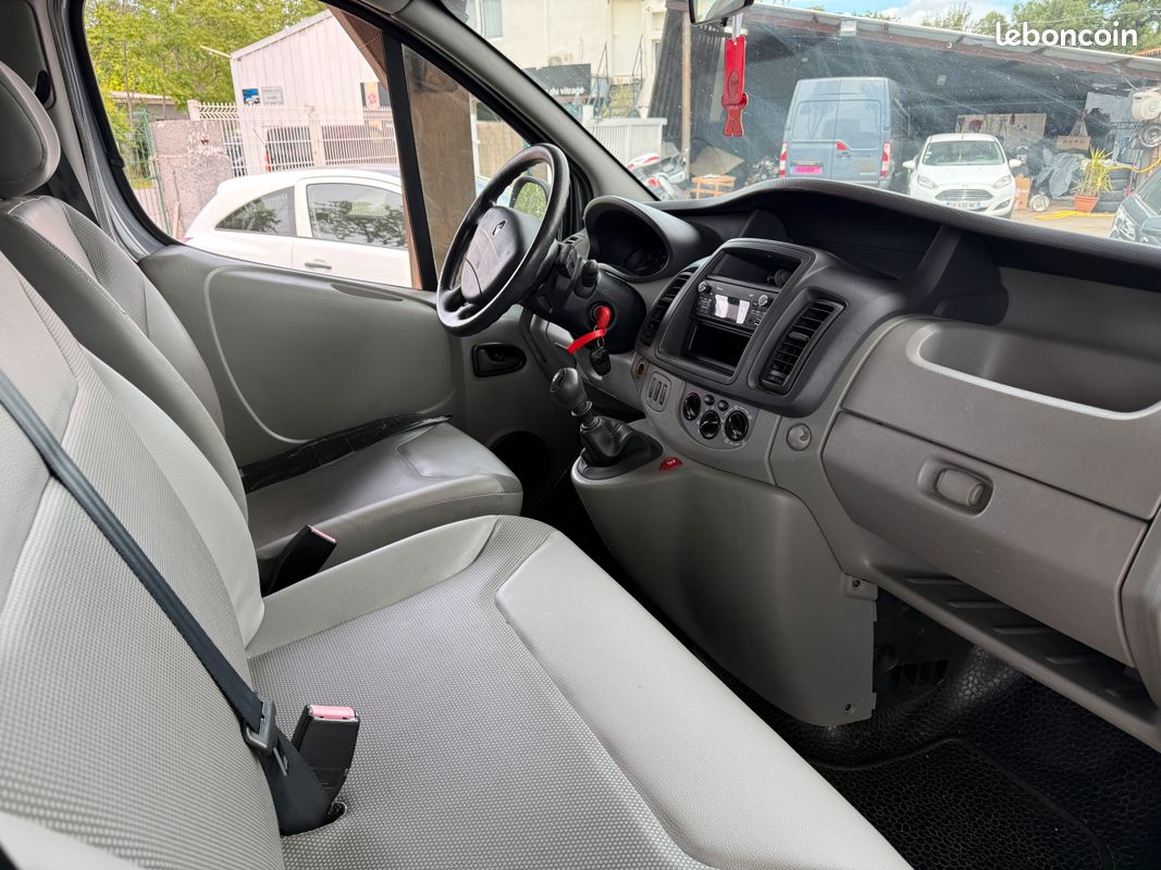 FAIBLE KMS RENAULT Trafic Fg L1H1 2.0 dCi 90 Confort (image 5)