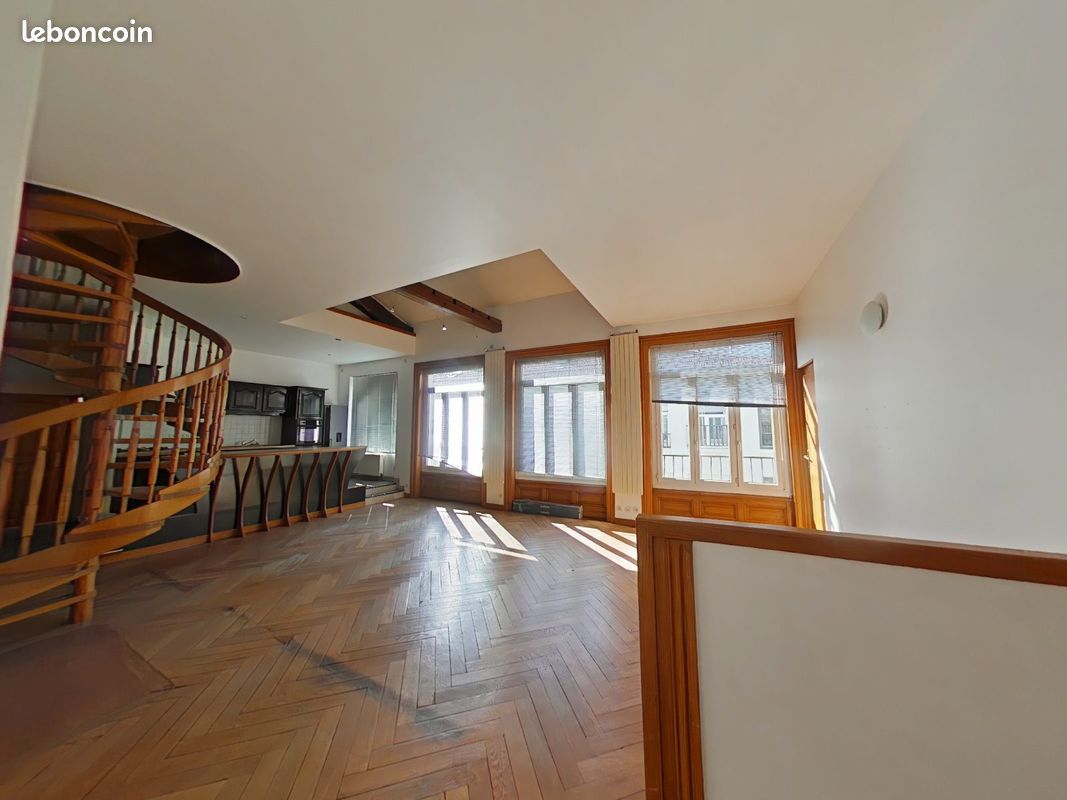Appartement 3 pièces 84 m² · à Saint-Étienne · 84 m² · 699 €
