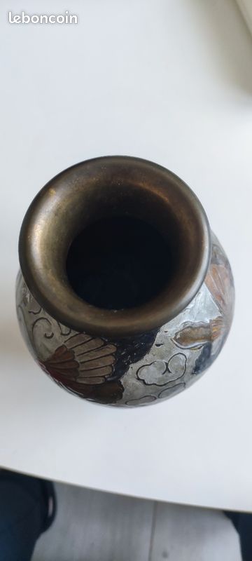 Vase en laiton cloisonné avec motif (image 4)