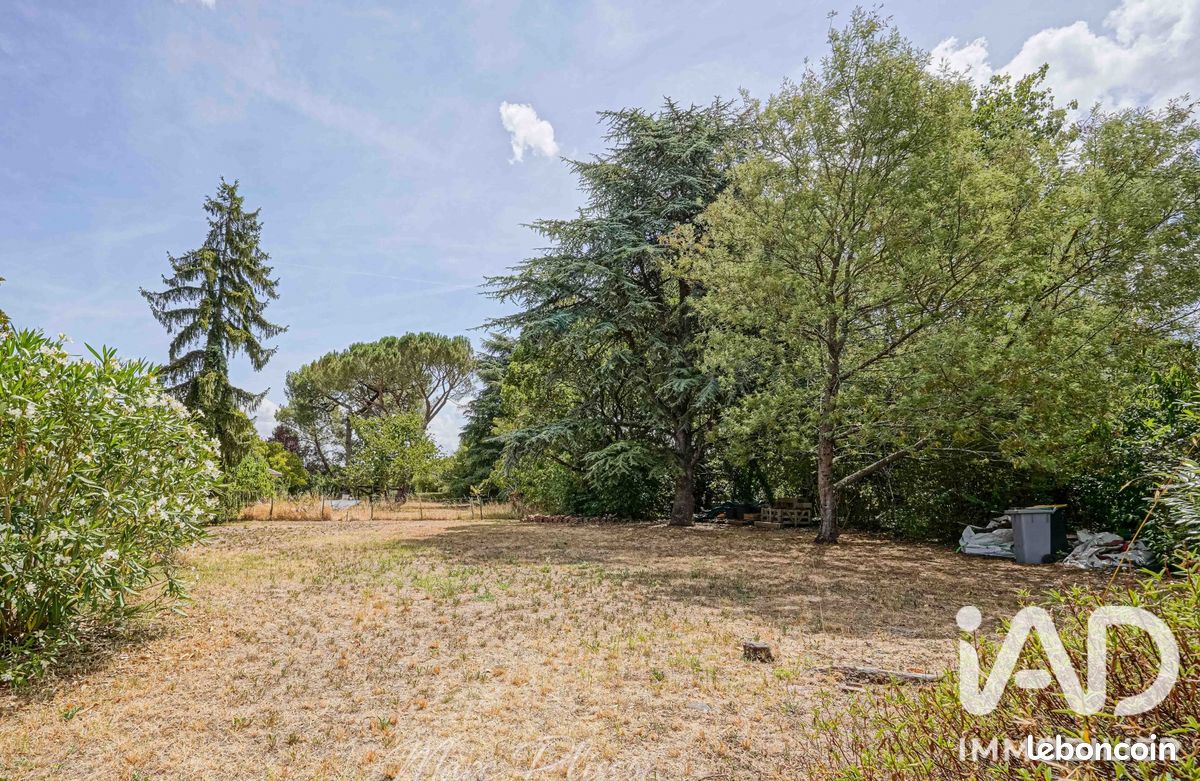 Terrain 525 m² · à Soussans · 525 m² · 76 000 €
