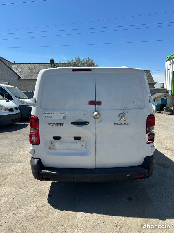 POUR PIÈCES PEUGEOT Expert III VUL Long e-Expert Fourgon long 136 cv Boîte auto (image 4)