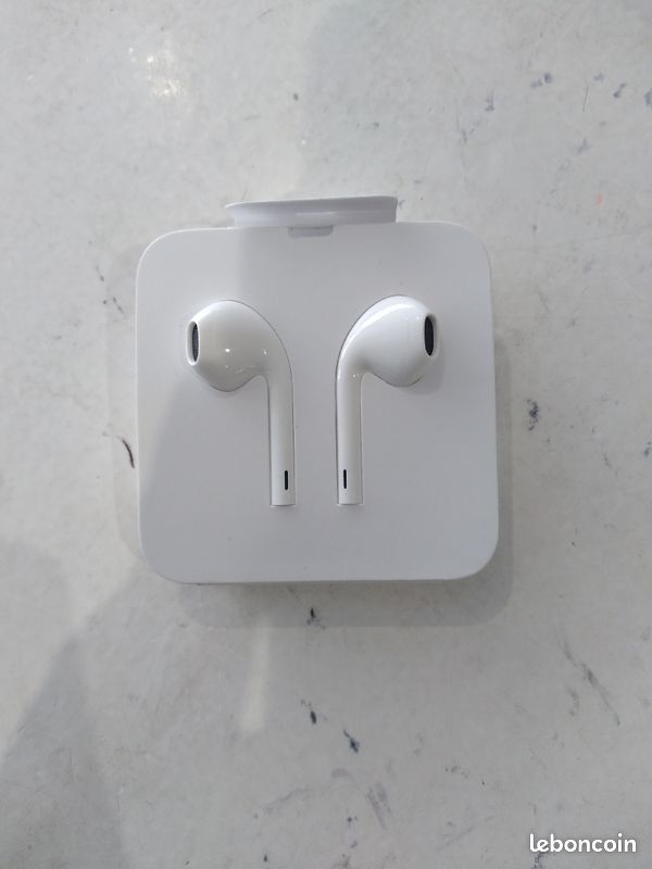 Ecouteur iphone 12 original tout neuf (image 2)