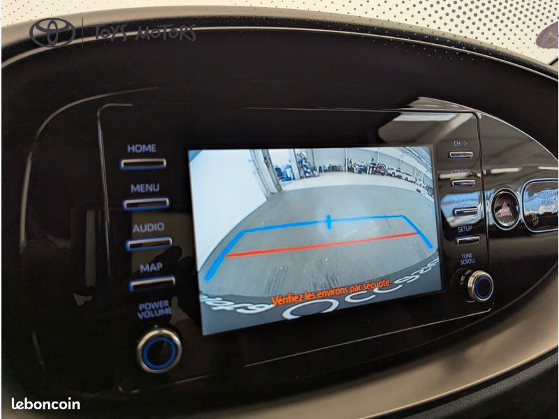 Toyota aygo x 1.0 VVT-i 72 Dynamic S-CVT (image 19)