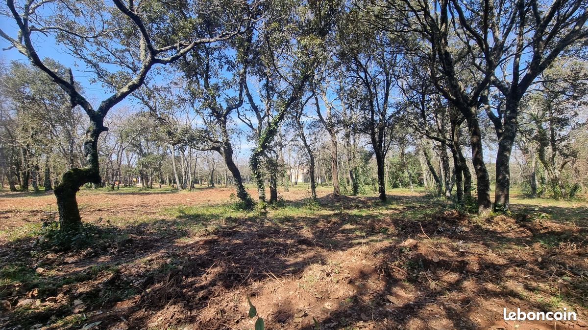 Terrain 940 m² · à Uzès · 940 m² · 190 000 €