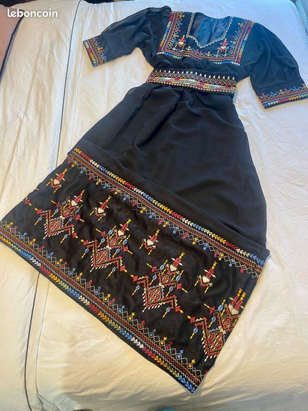 Robe kabyle noire Vêtements