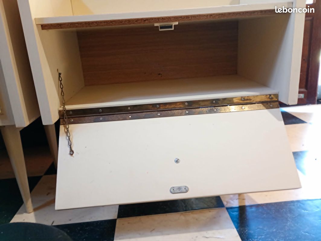 URGENT A SAISIR AVANT LE 19 SEPTEMBRE Lot de 2 tables de chevet bois laqué blanc crème (image 12)