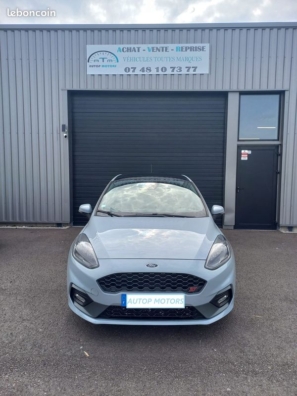 Ford Fiesta ST 200 Performance 2019 avec seulement 115 000 KM GPS Camera B&O - GARANTIE 12 MOIS (image 2)