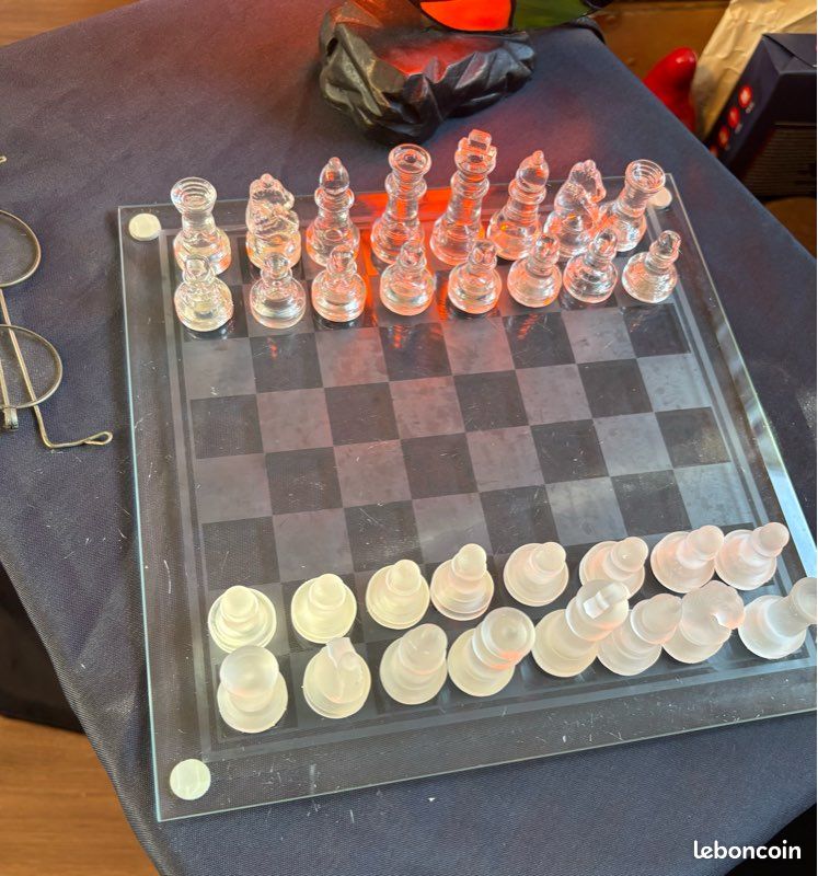 Jeu D'échecs En Verre Givré - Échiquier 25x25 Cm, 32 Pièces, Poids 1082 G - Décoration Et Jeu, Style élégant