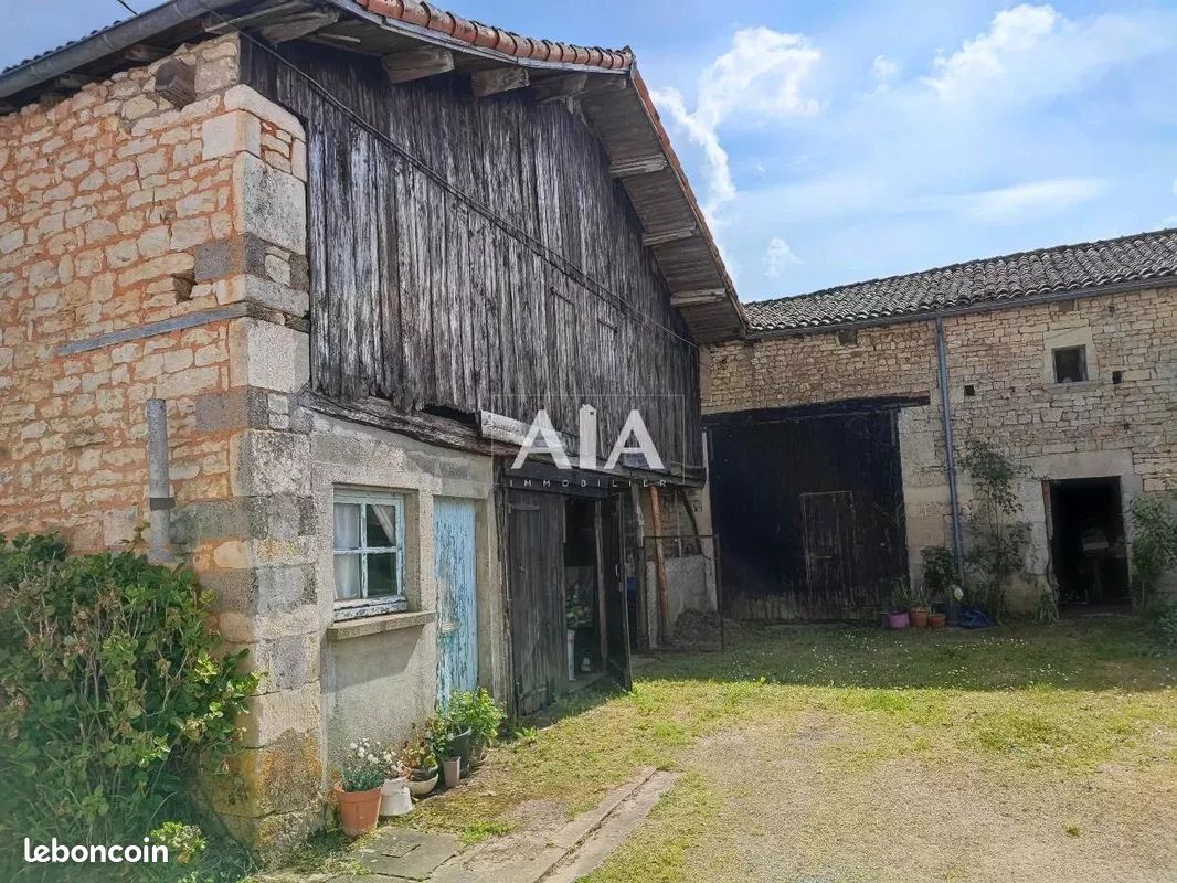 Maison 5 pièces 109 m² - Ruffec 16700 (image principale 1)
